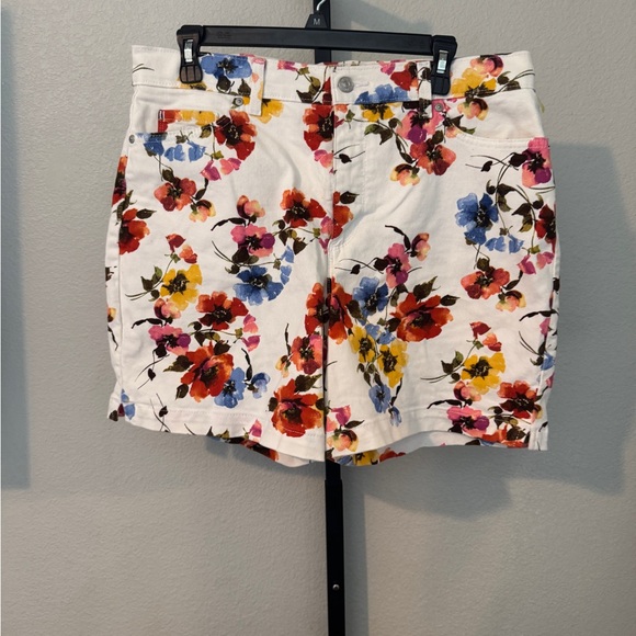 Gloria Vanderbilt Pants - Gloria Vanderbilt White Floral High Waist Shorts
